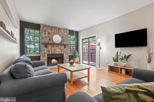 50 Danielle Ct, Trenton NJ  08648-1451 exterior