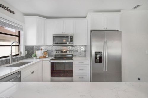 525 102 Ave, Naples FL 34108-3213 exterior