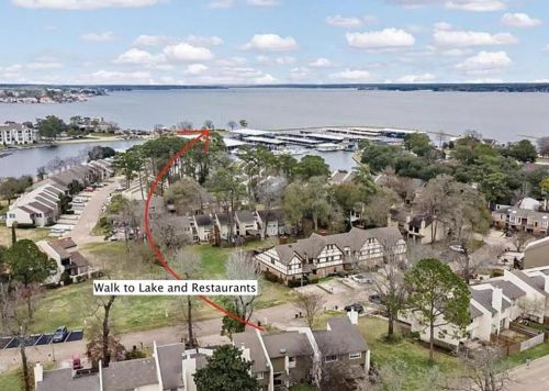 12307 Glenview Dr, Montgomery TX  77356-8957 exterior