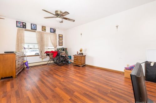 183 Caroline St, Derby CT 06418-1940 exterior