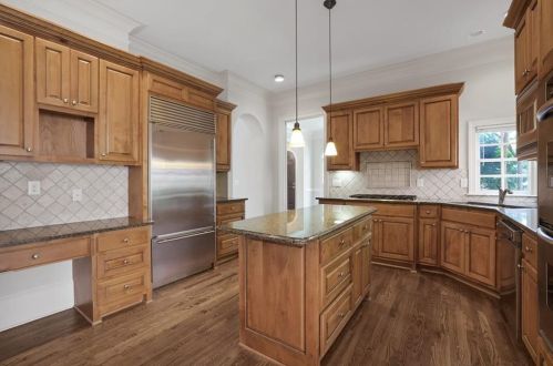 5 Conifer Cir, Atlanta GA 30342-4303 exterior