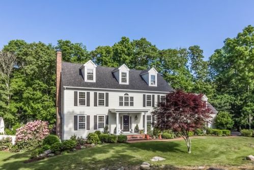 31 Running Brook Dr, Deep River, CT 06419-1310