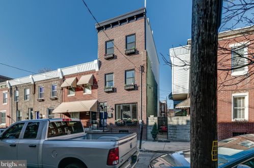 1009 Greenwich St, Philadelphia PA 19147-6409 exterior