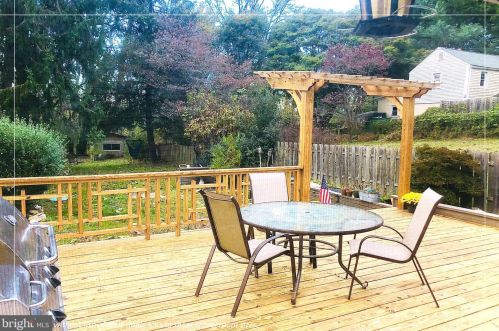 224 Lemonte St, Philadelphia PA 19128-4518 exterior