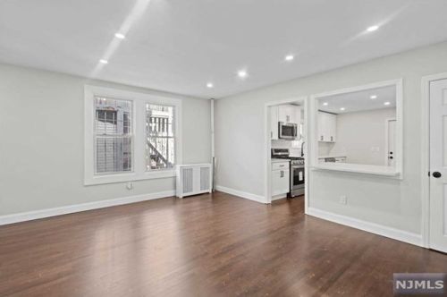 237 7th St, Newark NJ 07107-2728 exterior