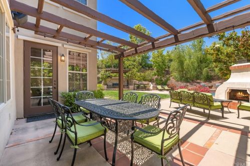 10723 Plumas Way, Tustin CA  92782-4305 exterior