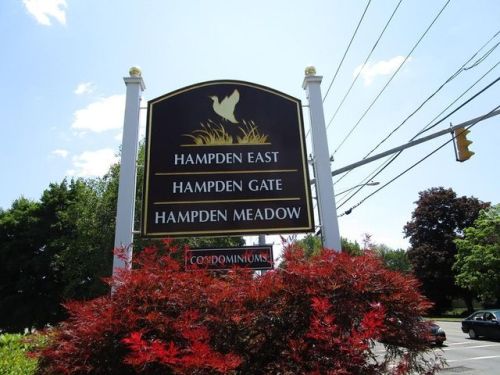 201 Nassau Dr, Springfield MA  01129-1428 exterior