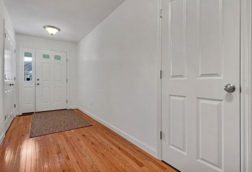 37 Russell Farm Dr, Methuen, MA 01844-5868