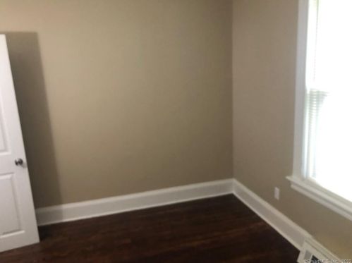 33 Sunrise Ave, New Britain CT  06051-2120 exterior