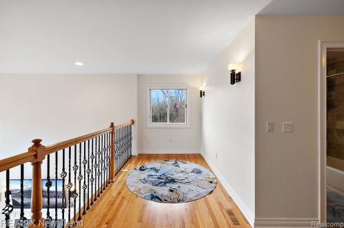 692 Appalachi St, Walled Lake MI  48390-1005 exterior