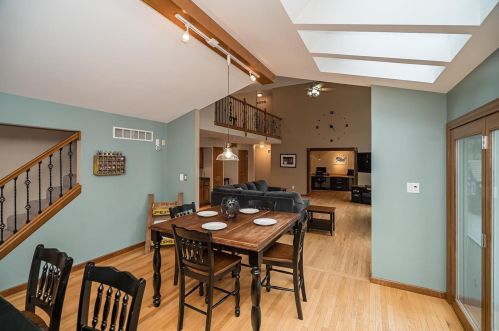 11070 Rambling Oaks Dr, Saint Louis MO 63128-2036 exterior