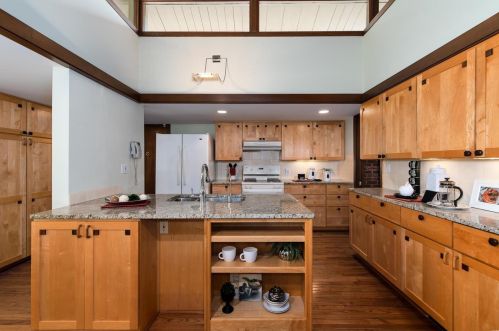 2 Sherwyn Ln, Saint Louis MO 63141-7821 exterior