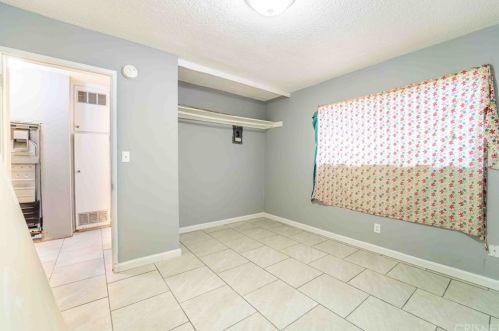 1437 Lake St, Bakersfield CA 93305-4841 exterior