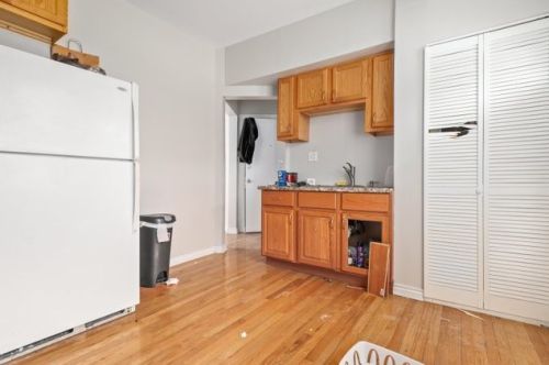 3436 Huron St, Chicago IL 60611-3043 exterior