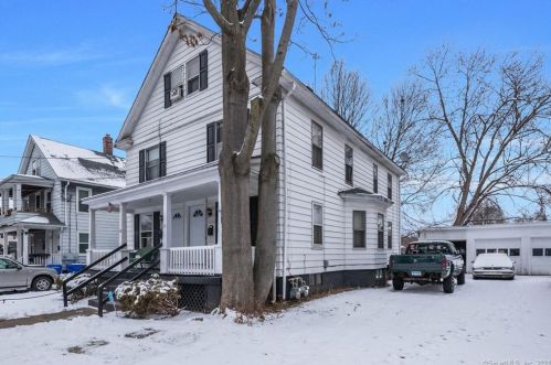 29 Burns Ave, Enfield CT 06082-3524 exterior