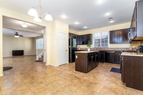 40445 Amesbury Ln, Temecula CA 92591-4428 exterior