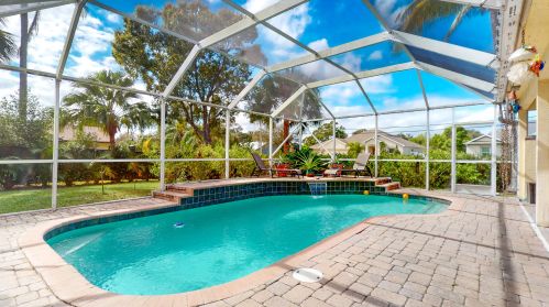 1590 Underwood Ave, Fort Pierce FL  34953-2586 exterior