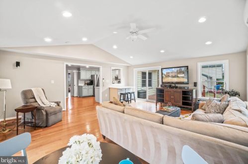 1901 Fallsmead Way, Rockville MD 20854-2640 exterior