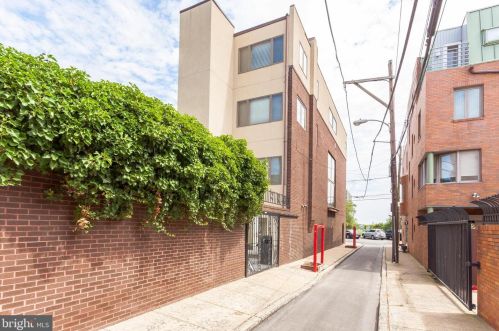 730 Front St, Philadelphia PA  19147-3518 exterior