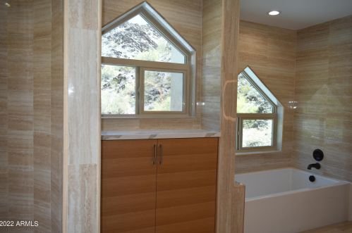 1825 Cinnabar Ave, Phoenix AZ  85020-1916 exterior