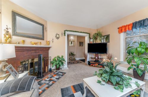 922 Lay Blvd, Kalamazoo MI 49001-3988 exterior