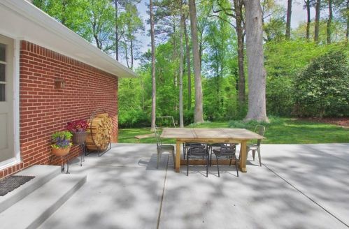 1146 Beech Hvn Rd, Atlanta GA 30324-3804 exterior