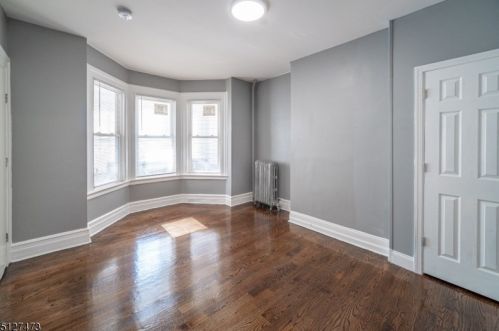 23 Cummings St, Irvington, NJ 07111-2510