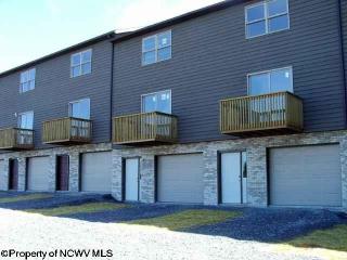3 Silver Creek Dr, Morgantown, WV 26505-1751