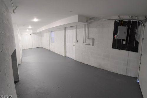 225 9 St, Newark NJ 07107-1907 exterior