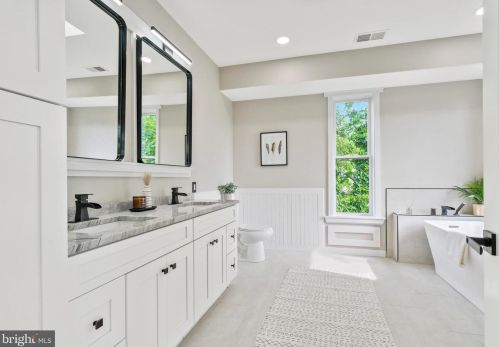 2216 30th St, Washington DC  20020-3369 exterior