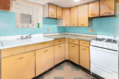 6024 Eddy St, Chicago IL 60641-3246 exterior