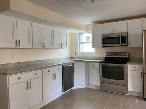 12 Lyon St, Worcester MA 01604-3622 exterior