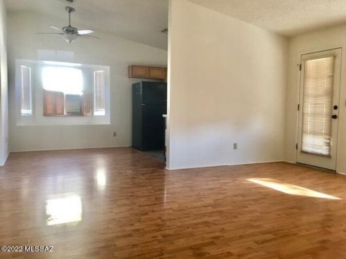 1833 Chardonnay Dr, Tucson AZ  85746-3224 exterior