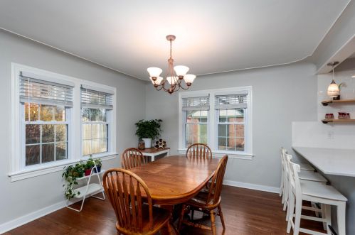 945 Eleanor St, Grand Rapids MI 49505-4305 exterior