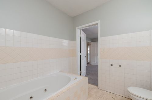 419 Ctr St, Waukegan IL 60085-3830 exterior