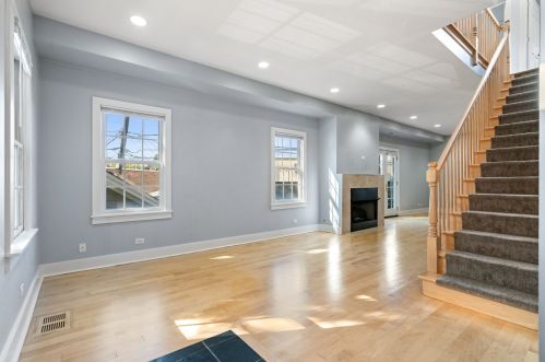 2830 Damen Ave, Chicago, IL 60618-8204