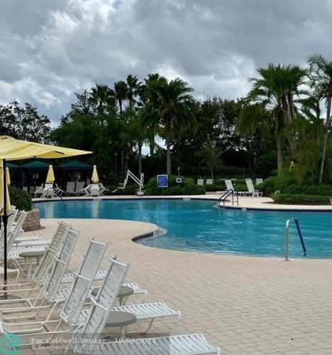 12049 Knightsbridge Ln, Fort Pierce FL 34987-2731 exterior