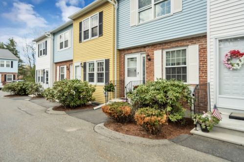 2 Mountainshire Dr, Worcester, MA 01606-2956