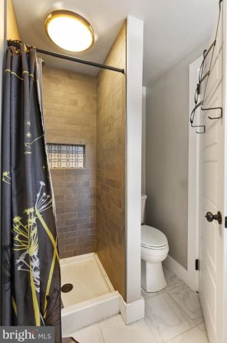 1826 Northbrook Dr, Lancaster PA 17601-5026 exterior