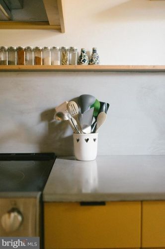 460 New Dorwart St, Lancaster PA 17603-5220 exterior