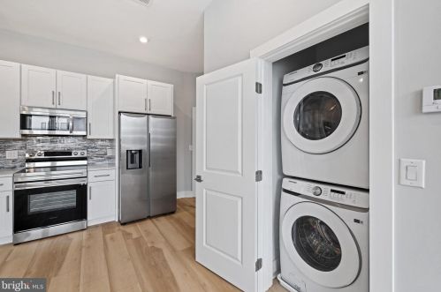 1733 2nd St, Philadelphia PA 19122-1939 exterior