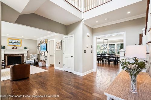 25 Crst Dr, Little Silver NJ 07739-1318 exterior