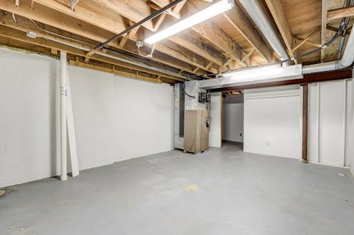 5592 27, Milwaukee WI 53221-4106 exterior