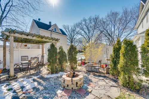 1849 Paterson St, Rahway NJ 07065-5211 exterior