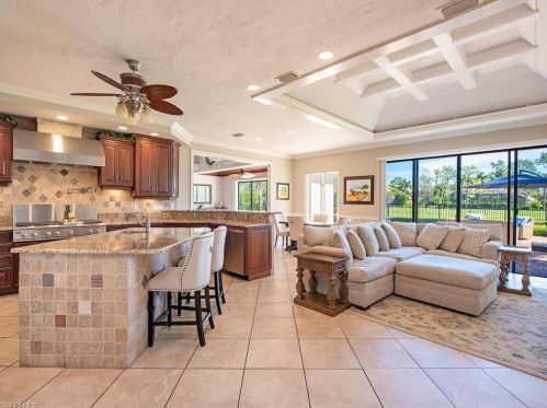 4701 Oak Leaf Dr, Naples FL 34119-8594 exterior