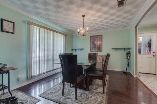 2108 11 St, Irving TX 75060-3529 exterior