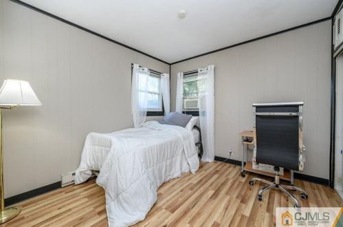 126 Park Ave, Iselin NJ 08830-2303 exterior