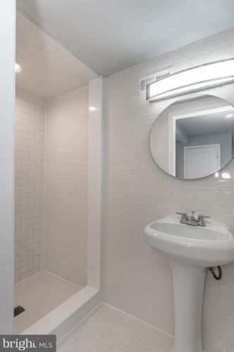 2037 Lawrence St, Philadelphia PA 19120-1828 exterior