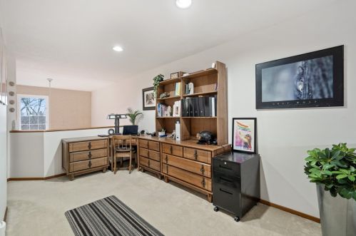 509 Newport Dr, Pittsburgh PA  15235-3228 exterior