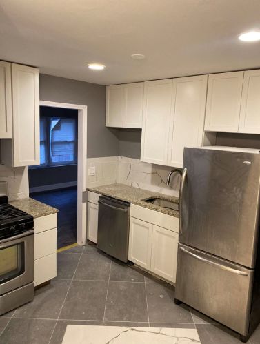 8446 Constance Ave, Chicago, IL 60617-2217